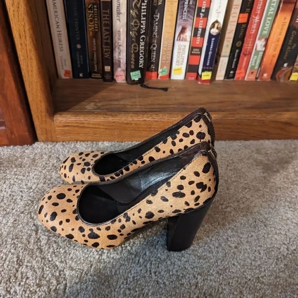 Tory Burch cowhair leopard print chunky heel stilleto sz 7 euc